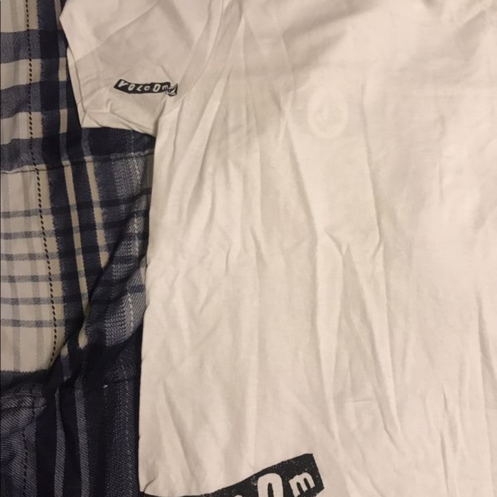 Volcom - Picture 3 of 4